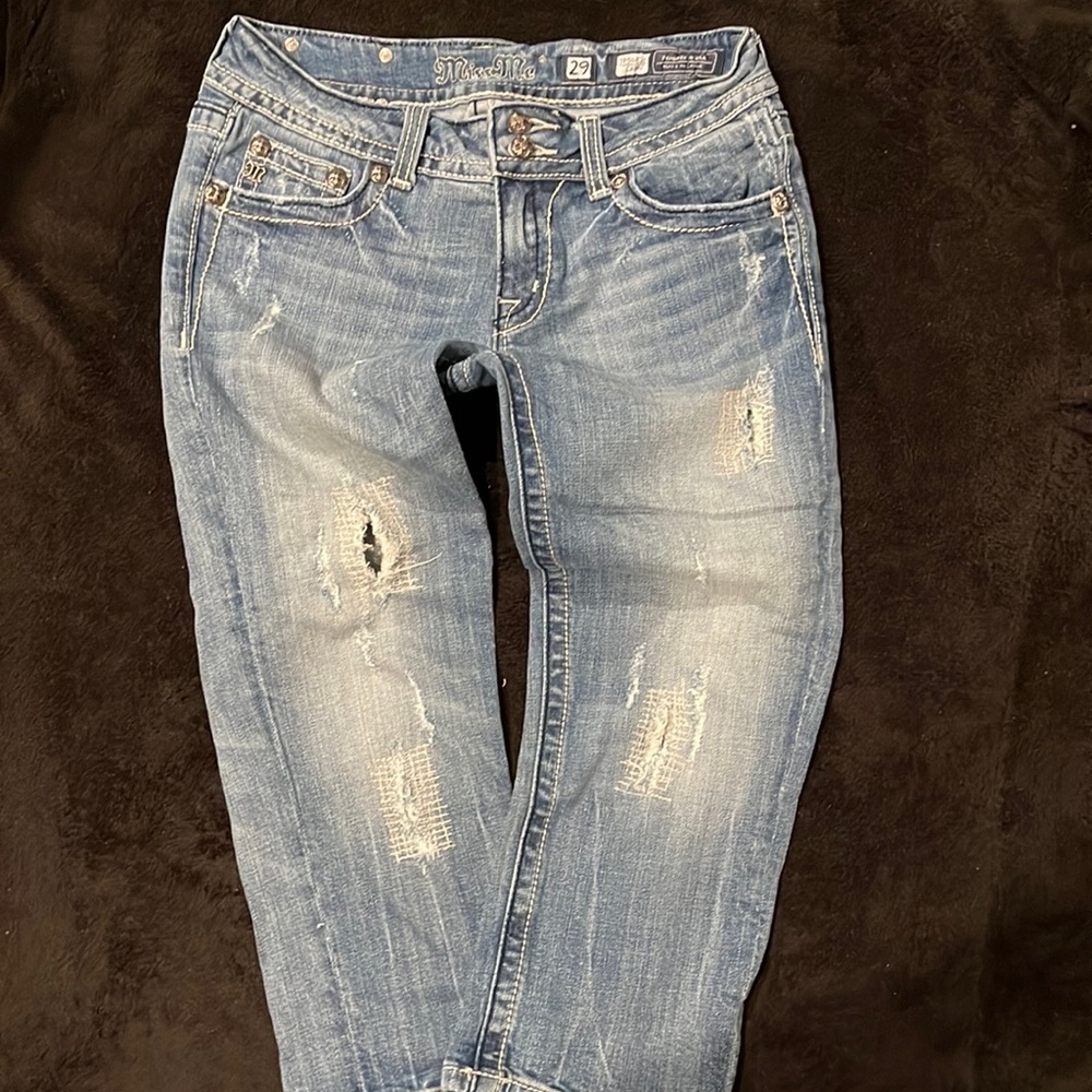 Miss Me Distressed Capri jeans, size 29, good condition.
